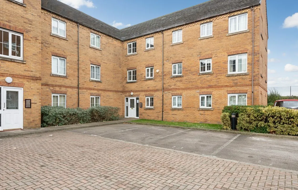 15 Chandlers Court: 'Listed' to 'Completed' in 83 days