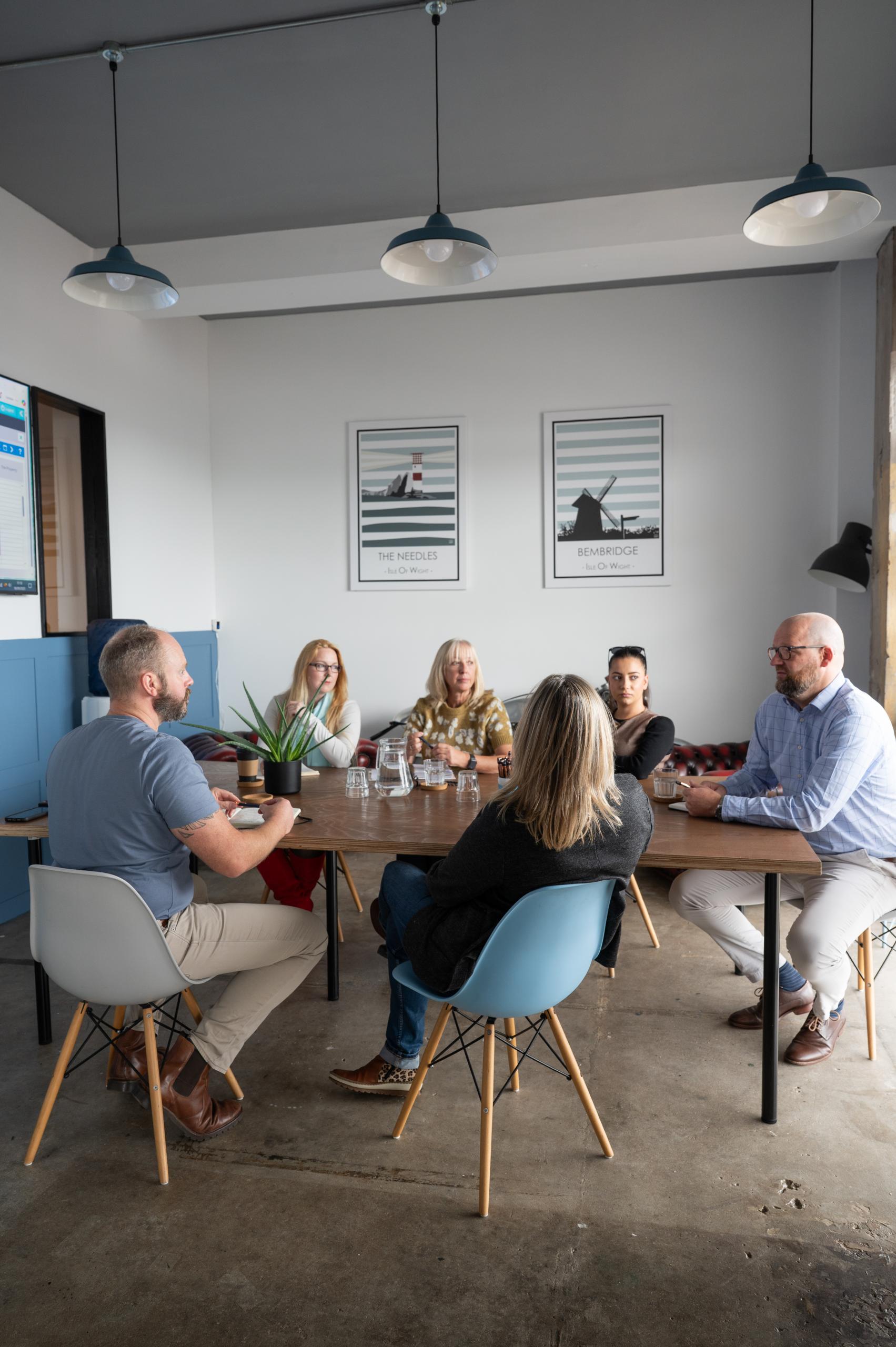 How to Choose an Estate Agent: a seller's guide to finding a trustworthy estate agent