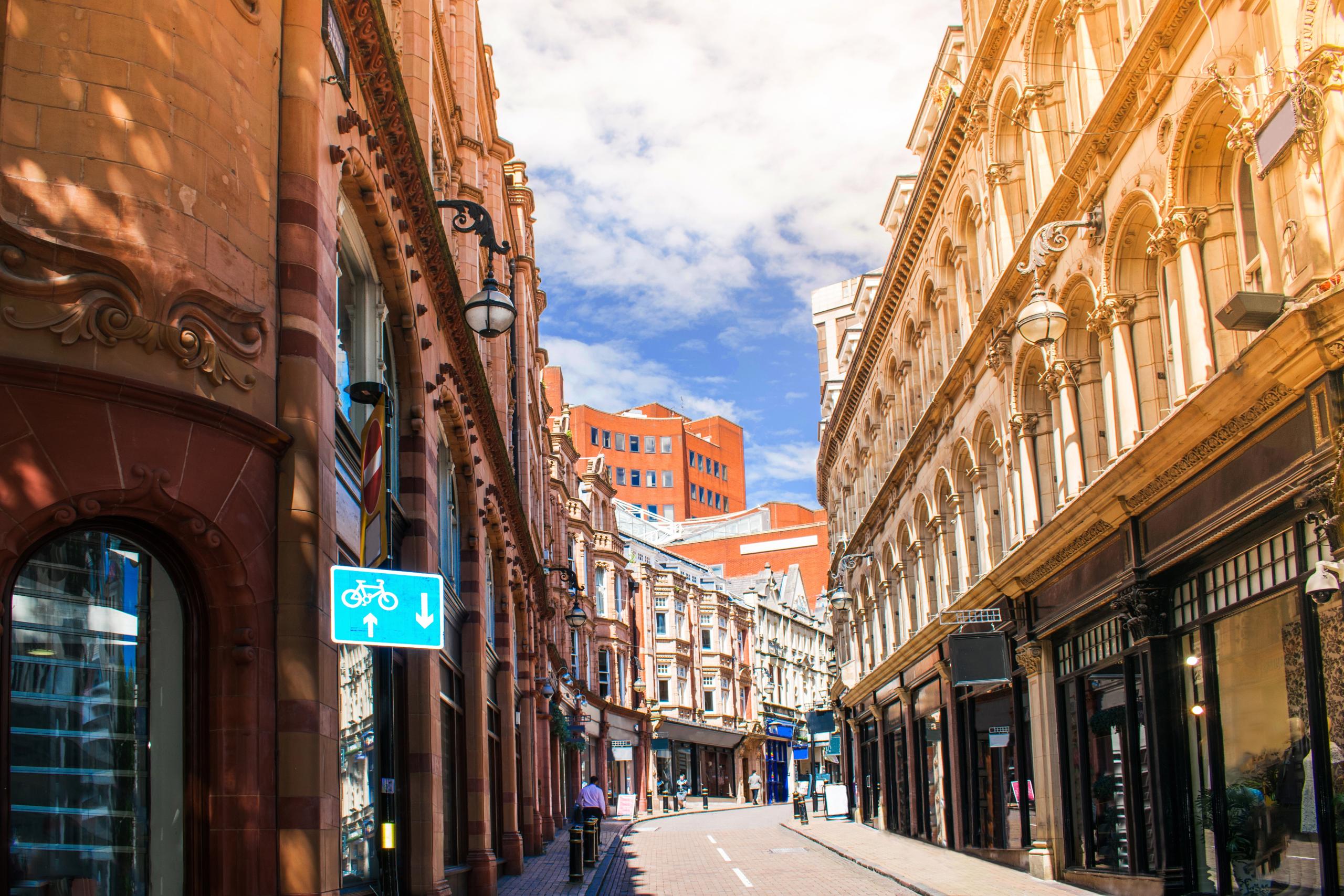 Selling Your Birmingham Home This Summer: A Buyer's Guide