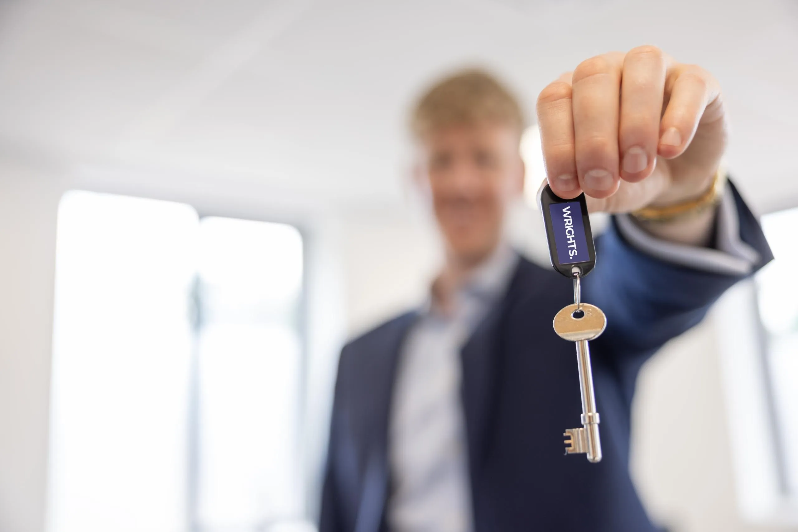 Agent holding keys