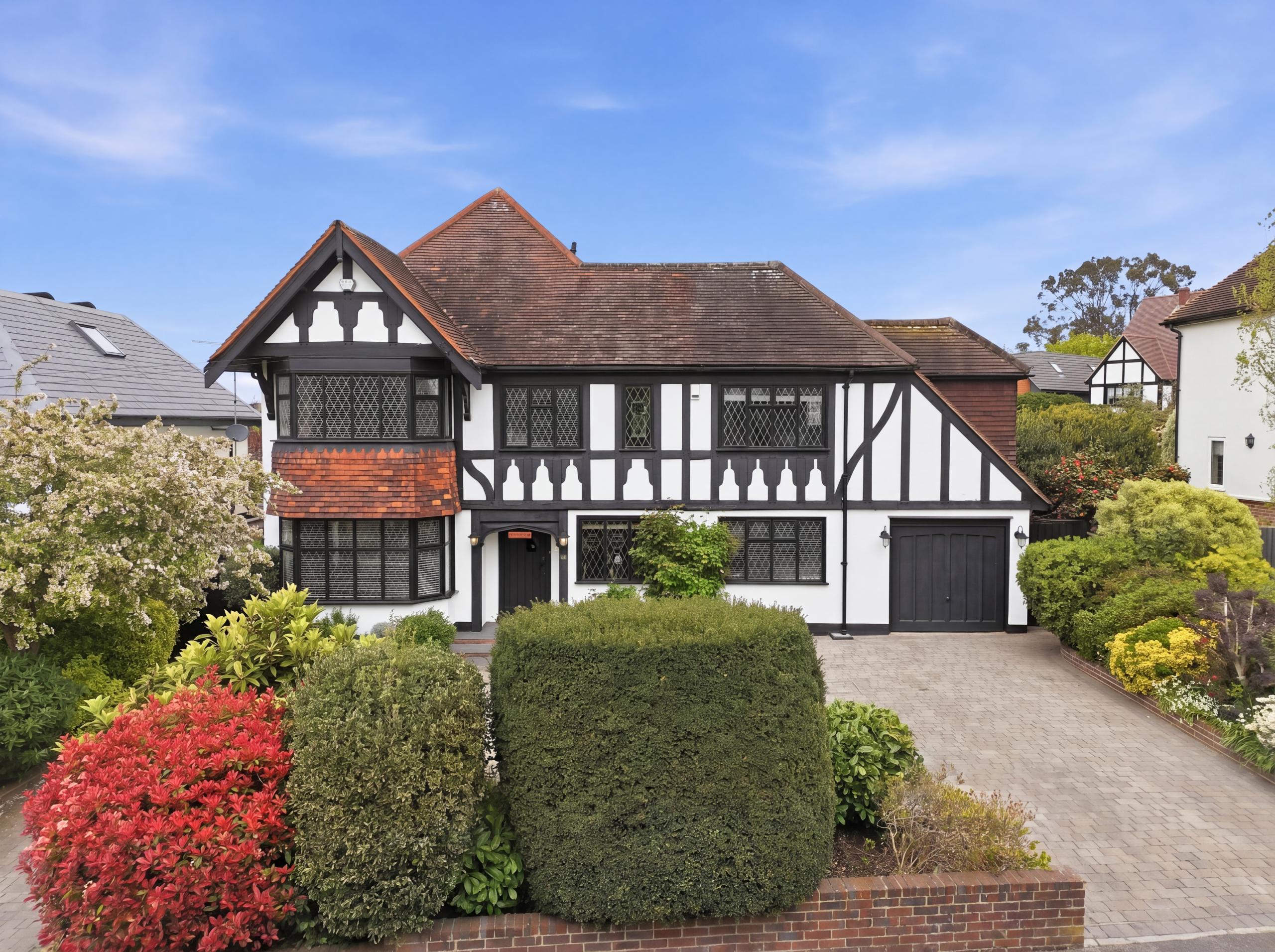 Buying or Selling? 6 Ways to Keep Your Move on Track