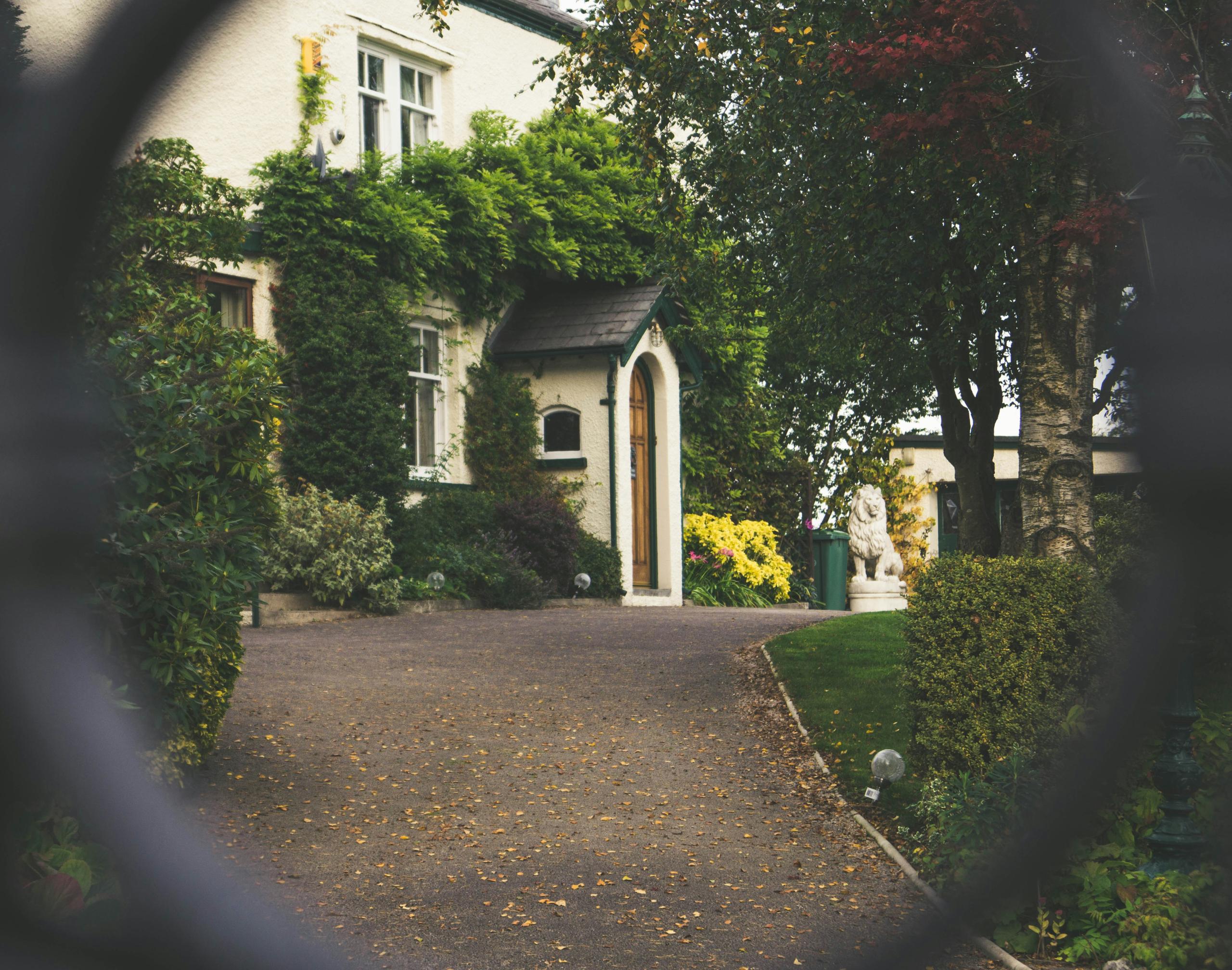 House Viewings: The Things Buyers Notice... and the Things They Really Should