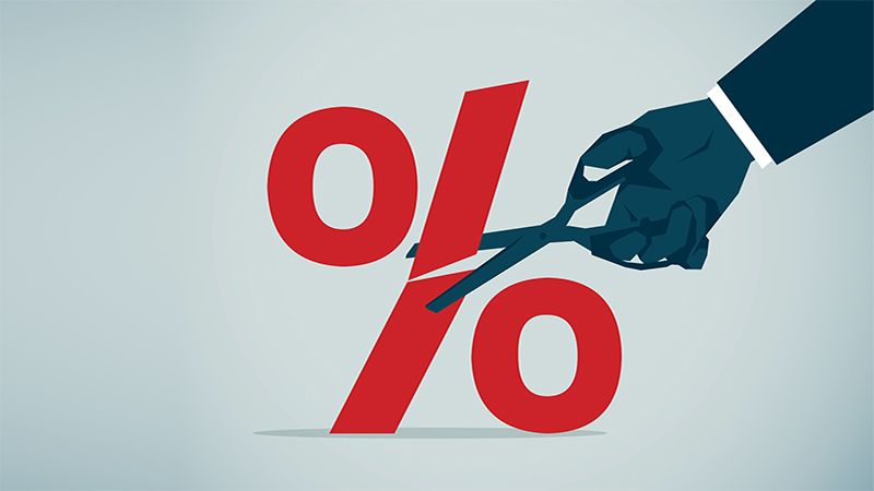 Bank Rates Drop Below 4% as Bank Signals Caution Ahead