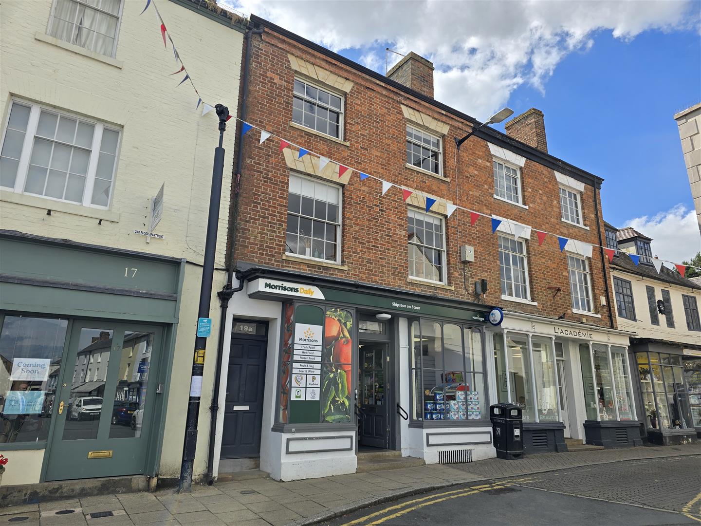 A shop building on Shipston High Street