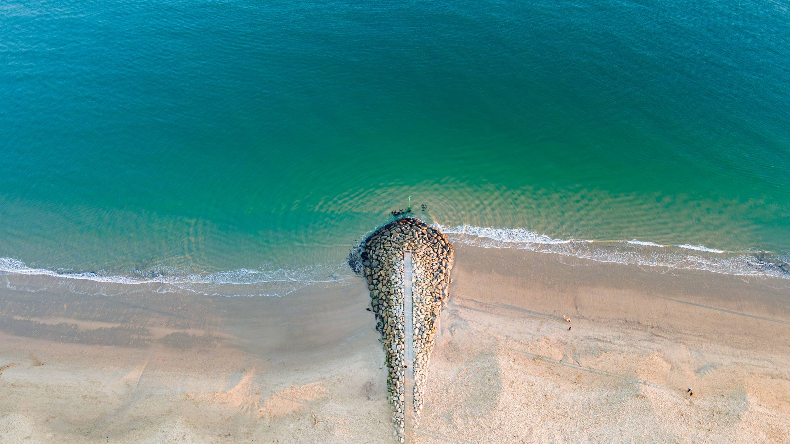 The Ultimate Guide to the Best Beaches in Sandbanks, Branksome Chine, and Alum Chine