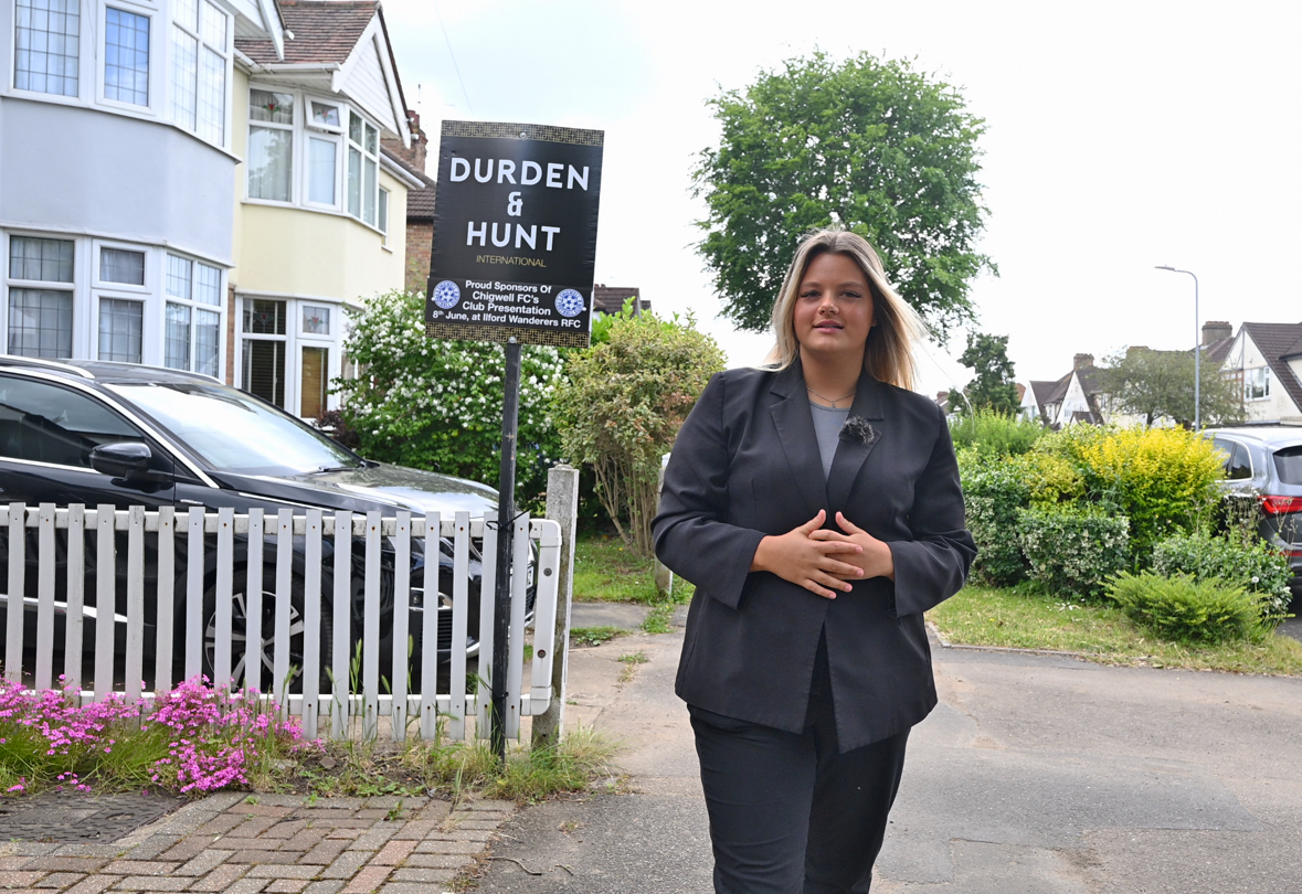 Durden & Hunt Support Chigwell Boys FC