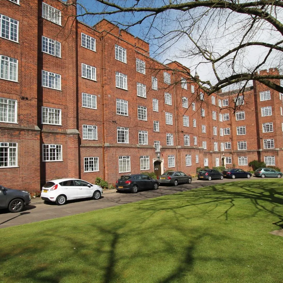 Leicester - % of properties that are flats / apartments